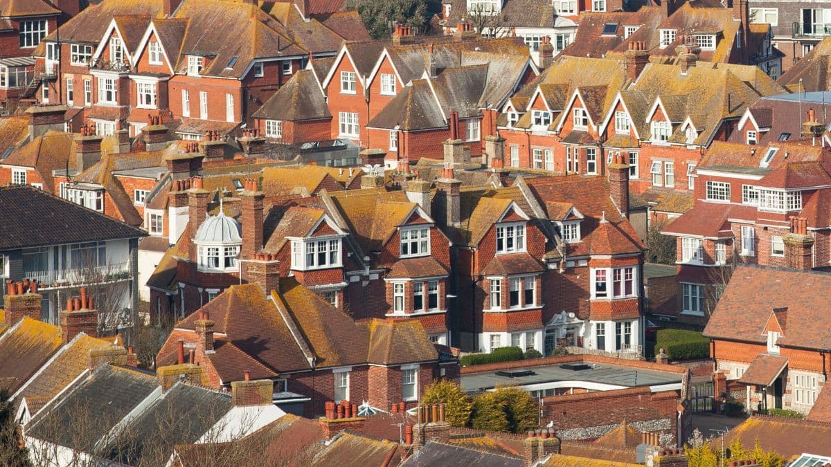 Brave the Financial Tide: Leverage Your Assets with Bridge Loans in the UK