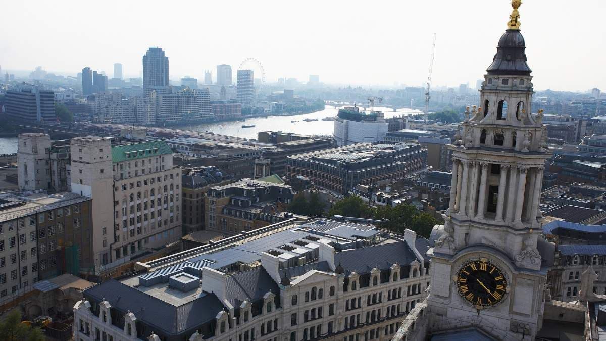 The Pros and Cons of Bridge Financing: Is it Right for Your Business?
