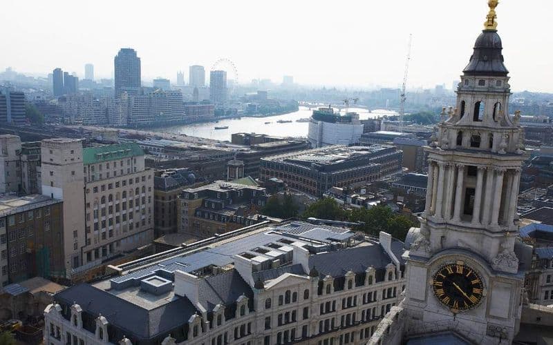 The Pros and Cons of Bridge Financing: Is it Right for Your Business?