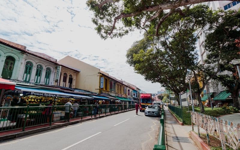 Rolled-up vs serviced interest: what each structure costs a bridging borrower