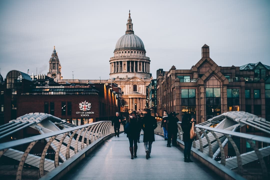 How SPVs, trusts and offshore companies should choose a UK bridging lender