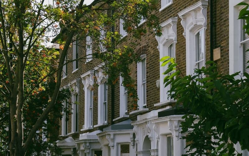 Bridging Loans for Non-Resident Buyers: Minimum Terms and Early Redemption