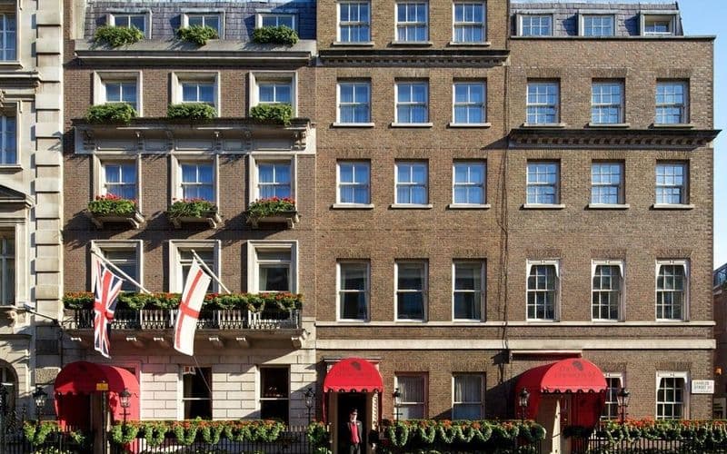 Beneficiary of a Trust Requires a Short-Term Loan in the UK
