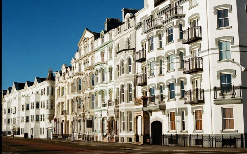 HMO and MUFB bridging in the UK: buying and refurbishing multi-let property when mainstream lenders step back